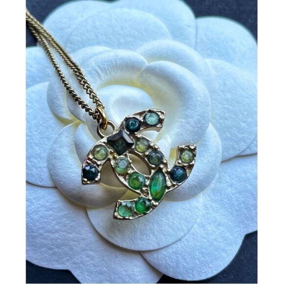 Chanel Emerald and Green CC Gold Necklace, Coco Marked - Picture 3 of 9